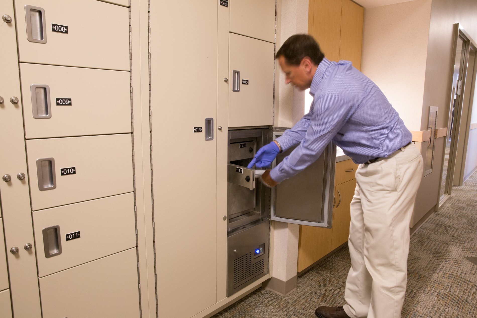 Deposit of refrigerated short-term evidence at Police Department