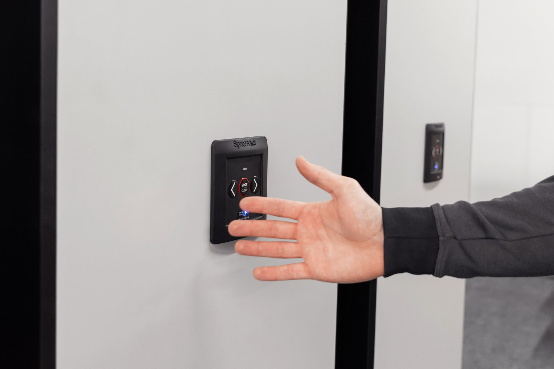 Hand Gesture moving Powered Mobile System to the right