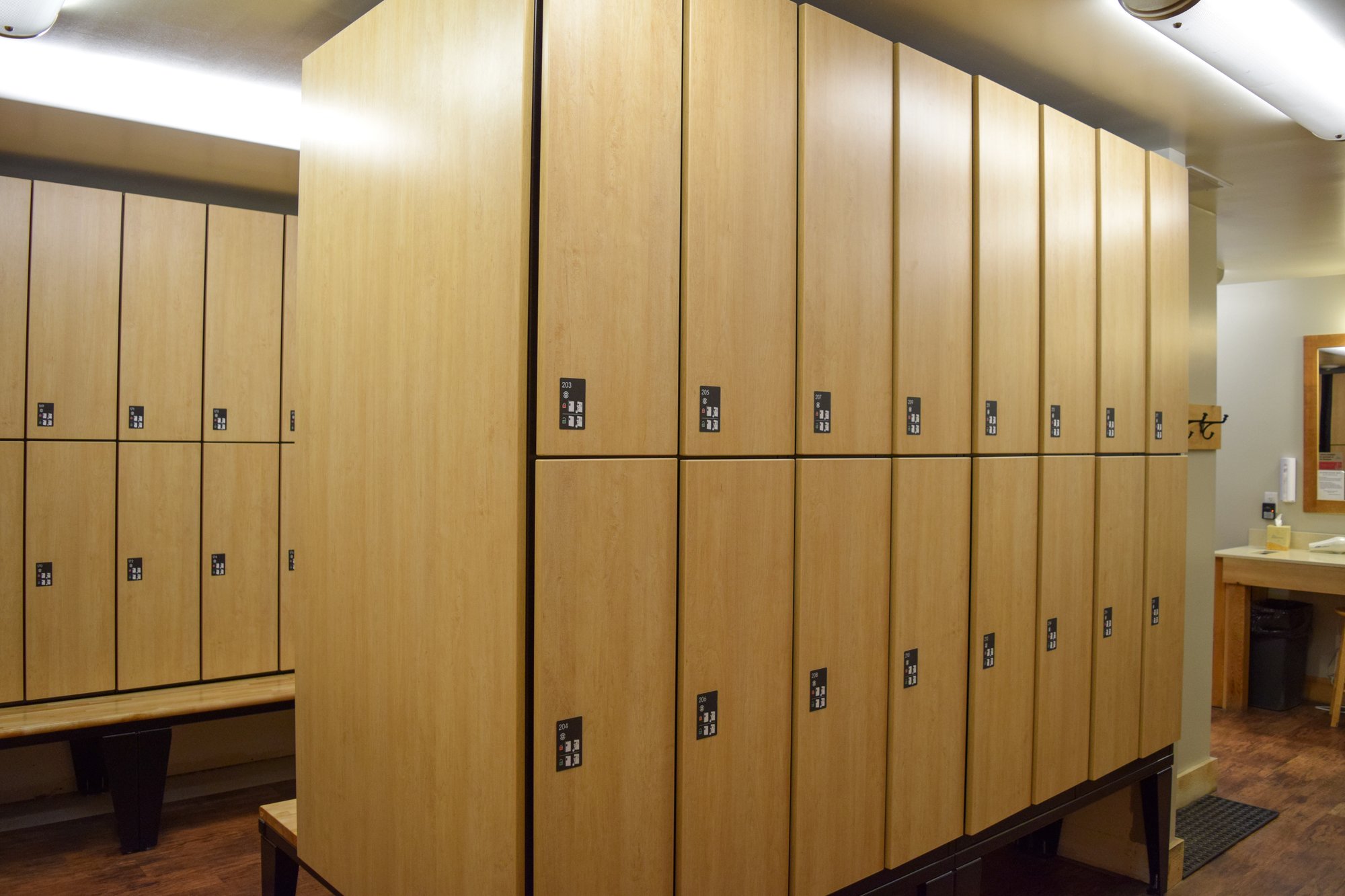 Laminate Finishes Day Use Lockers High End Spa