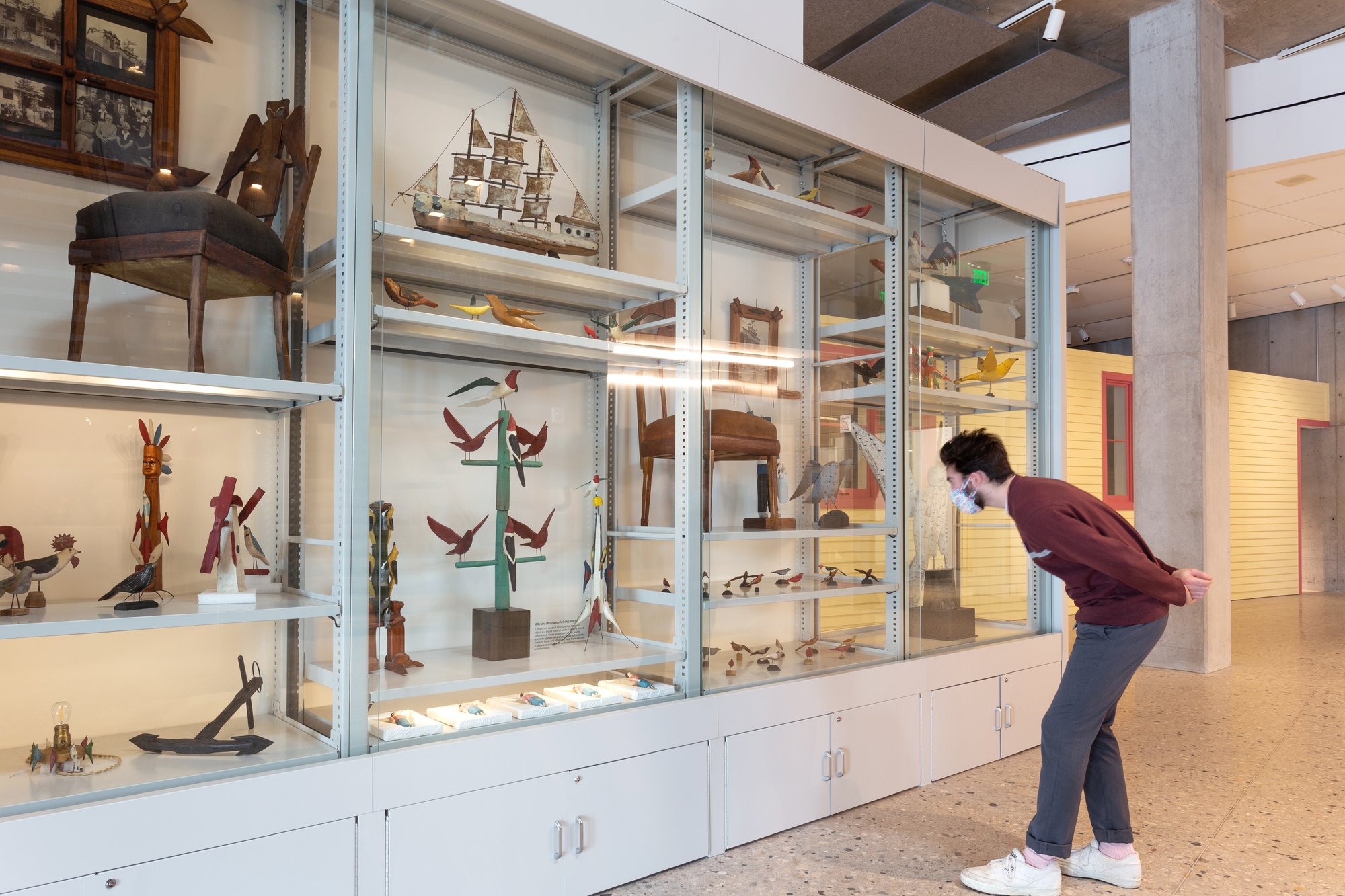 Displaying Artifacts on Visible Widespan Cabinets