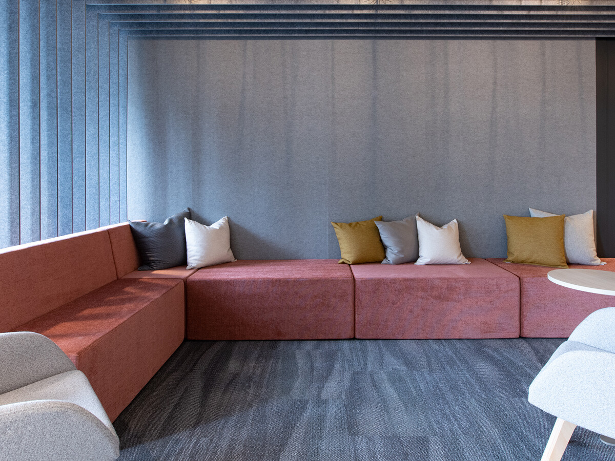 KI LOUNGE neocon2019_loungearea_myplace_calida_c-table_evoke_1200x900