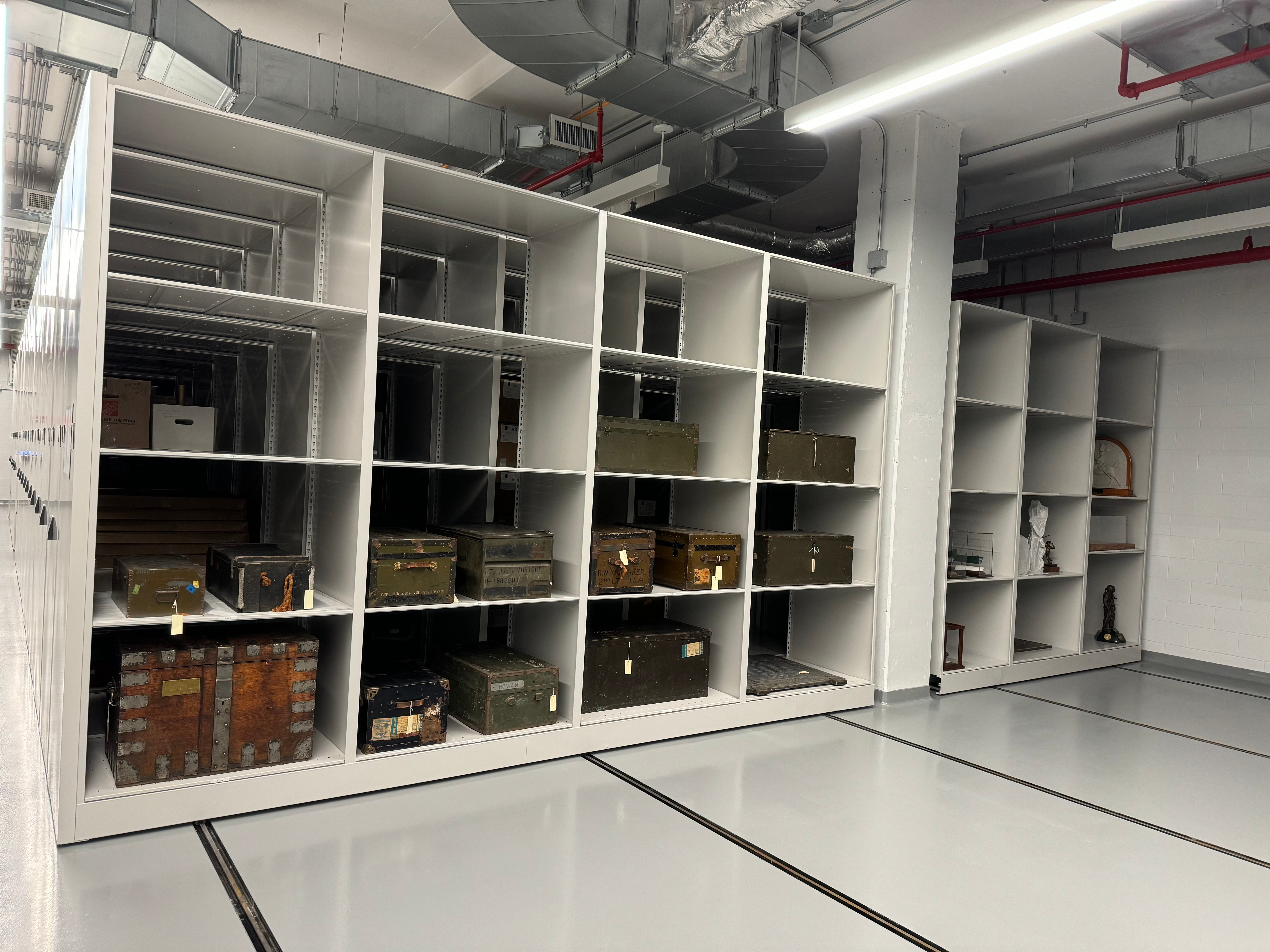 4-Post Shelving on HDMS