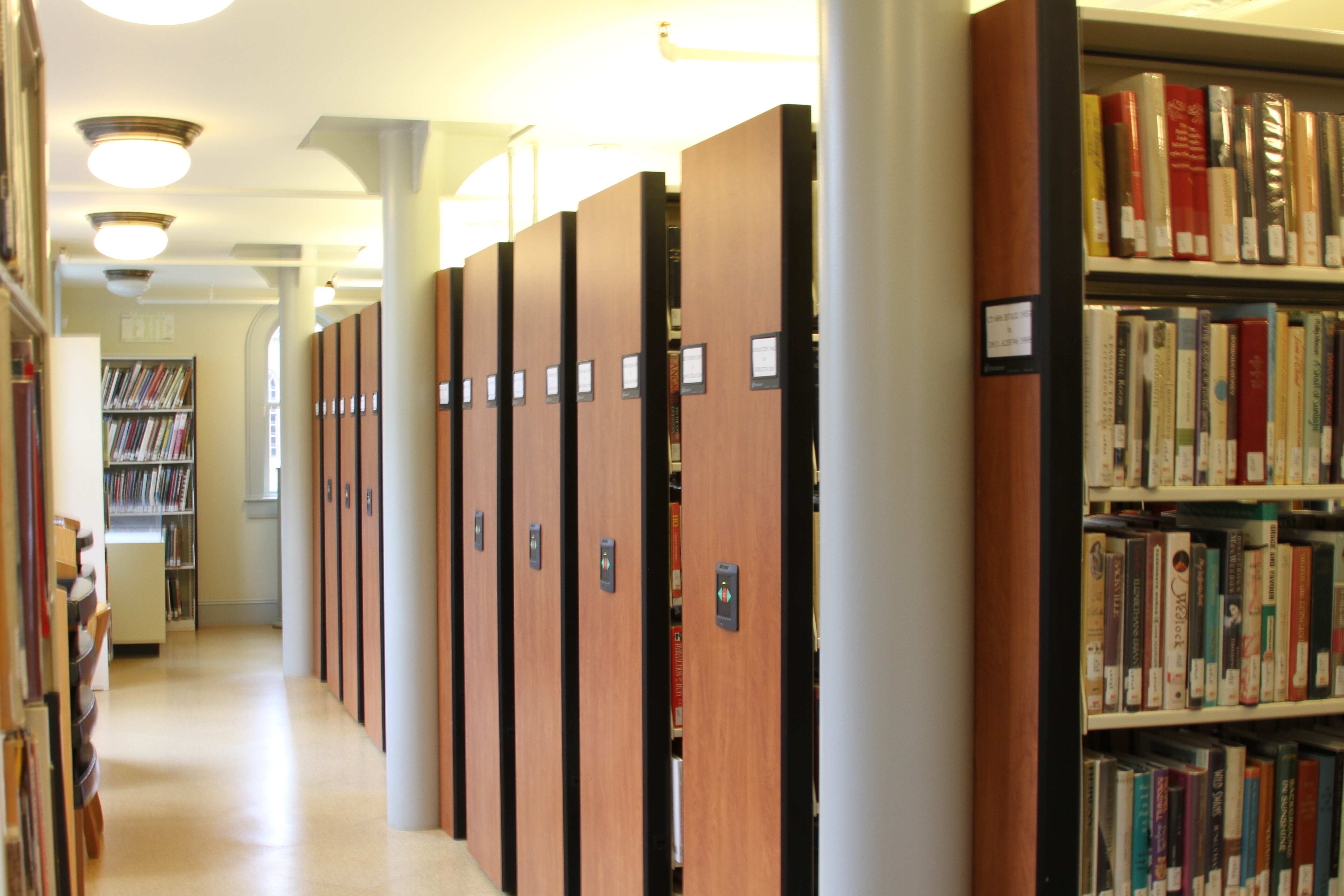 Powered mobile system optimizes floor space