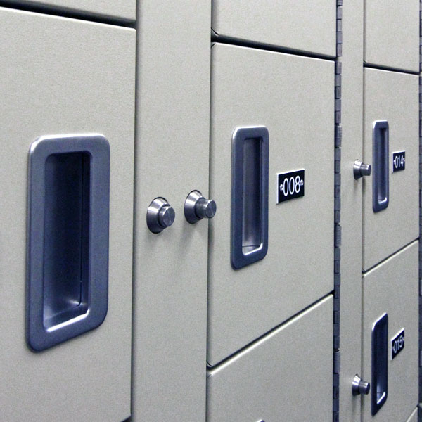 Keyless door in evidence locker for security